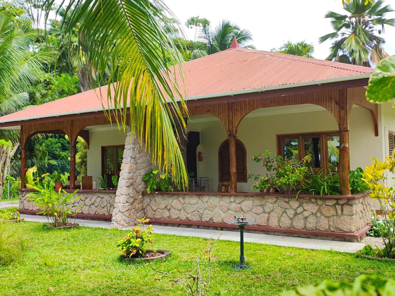 The Islander Hotel Grand Anse  Dış mekan fotoğraf